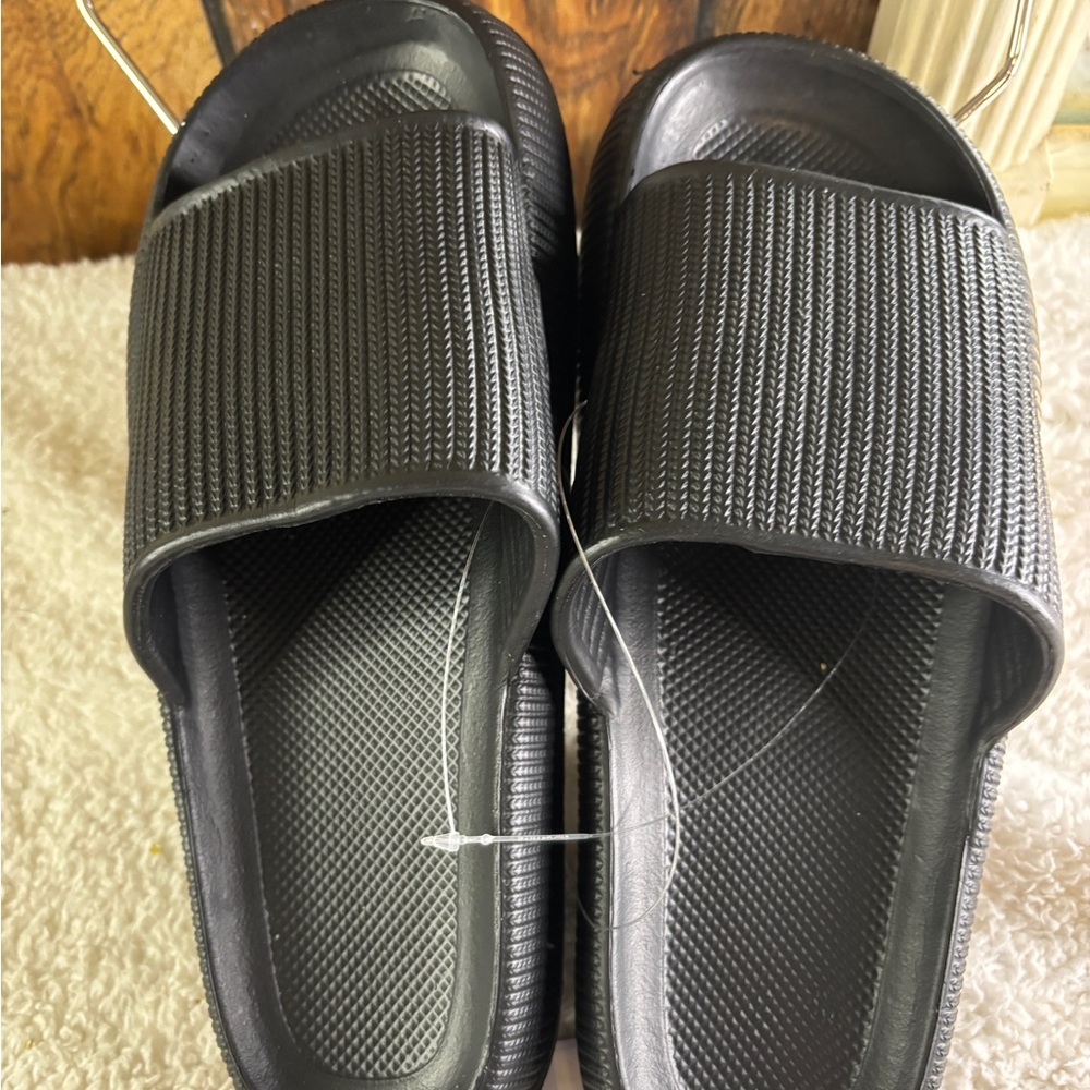 New Original Cloud Slide Anti Slip Lightweight 38-39 Black Sandals